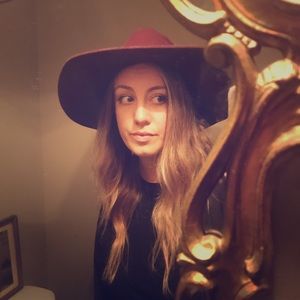 Meet your Posher, Carly